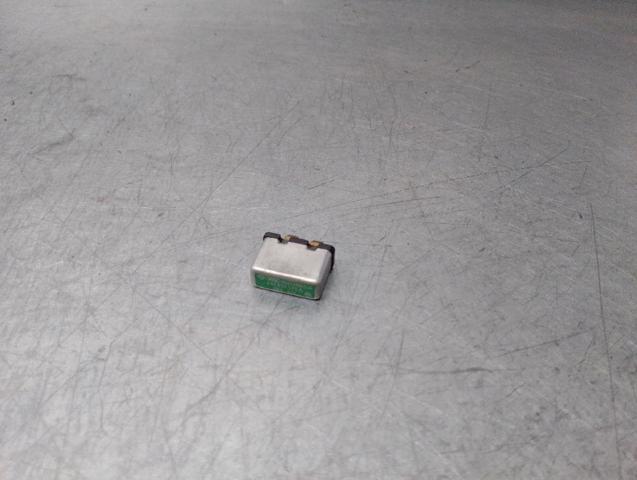 Caja de fusibles 443937105A VAG