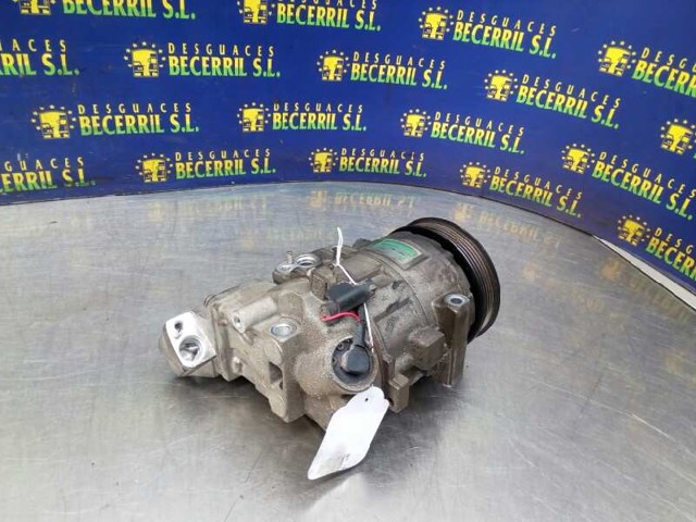 4472208361 MERCEDES Compresor de aire acondicionado  en stock Gandía