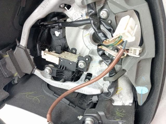 Volante Toyota Auris E15