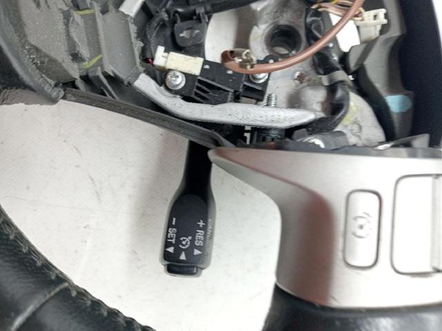 Volante Toyota Auris E15