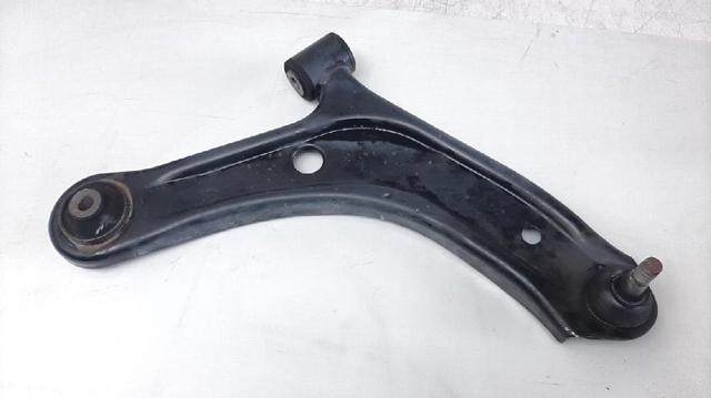 Brazo inferior derecho de la suspensión delantera 4520161M00000 SUZUKI