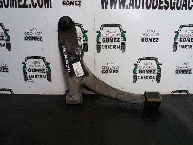 Brazo inferior derecho de la suspensión delantera 4520163G01000 SUZUKI