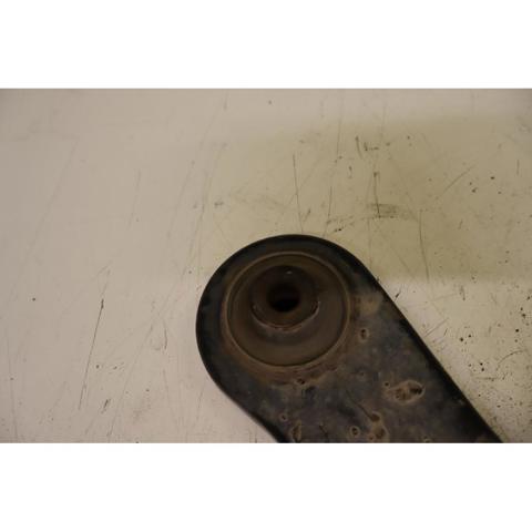 4520261M00 SUZUKI Brazo inferior izquierdo de la suspensión delantera  en stock Huelva