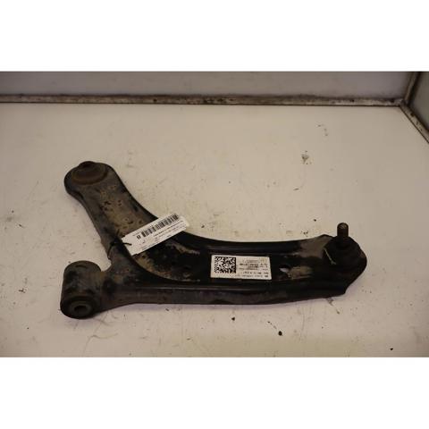 SUZUKI 4520261M00 Brazo inferior izquierdo de la suspensión delantera comprar Barcelona