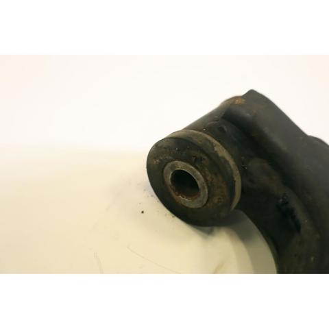 4520265J00 SUZUKI Brazo inferior izquierdo de la suspensión delantera  en stock Huelva