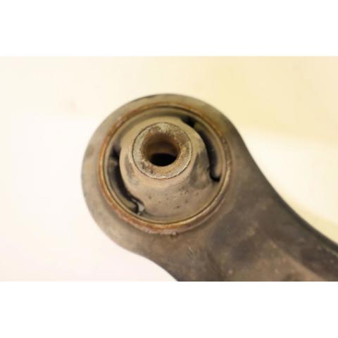 SUZUKI 4520265J00 Brazo inferior izquierdo de la suspensión delantera  en stock Terrassa