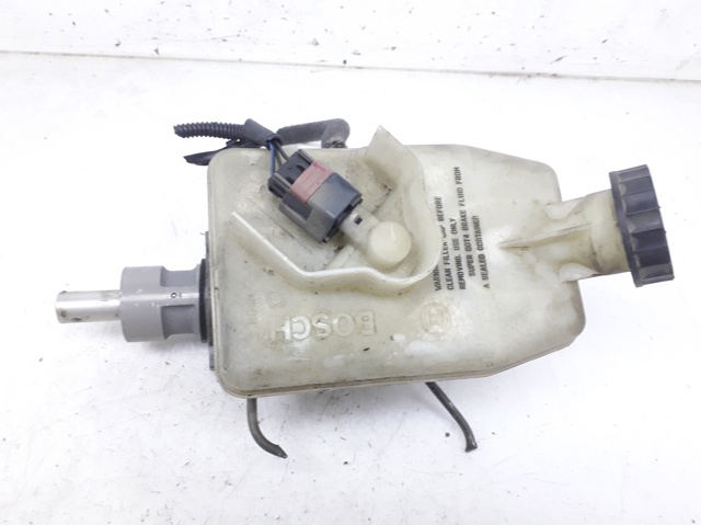 Cilindro principal de frenos 4525696 FORD