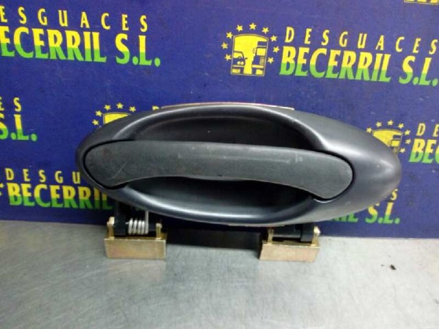 Tirador de puerta exterior delantero derecha 4553285 GM/Saab