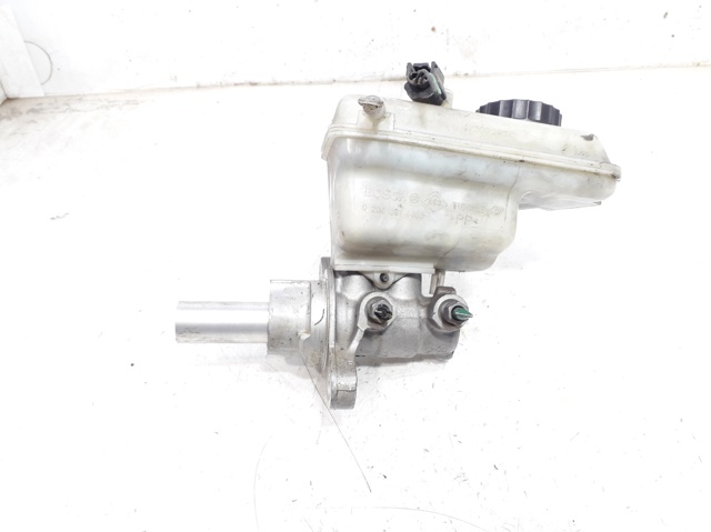 RENAULT 460110001R Cilindro maestro de frenos comprar Tarragona