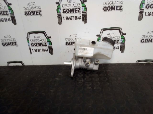 Cilindro principal de freno Dacia Logan 2 L8_