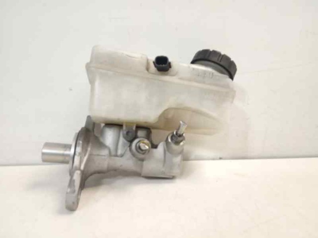 Cilindro principal de freno Dacia Logan 2 L8_