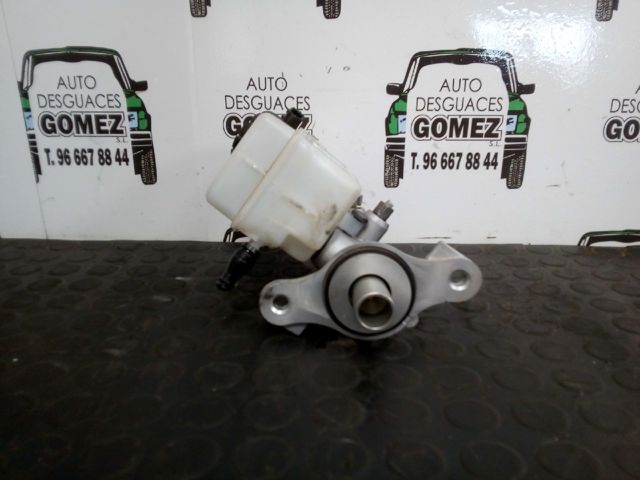 Cilindro principal de freno Dacia Logan 2 L8_