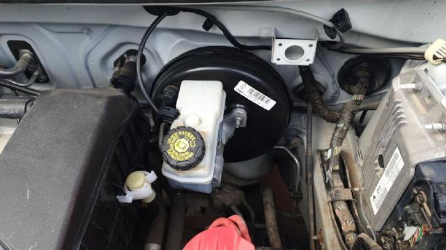 Cilindro principal de freno Dacia Logan 2 L8_