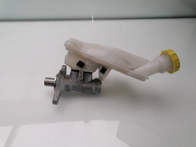 Cilindro principal de freno Peugeot 208 CA, CC