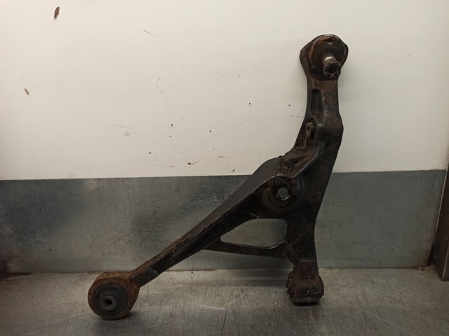 Brazo inferior izquierdo de la suspensión delantera 4616923 CHRYSLER