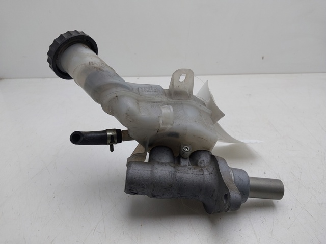 4625A213 MITSUBISHI Cilindro principal de freno  disponible Alicante