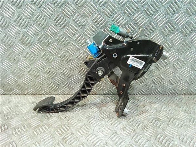 RENAULT 465030038R Pedal embrague  en stock Valencia