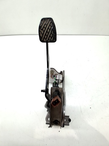 Pedal del embrague Nissan X-Trail (2007-2014)