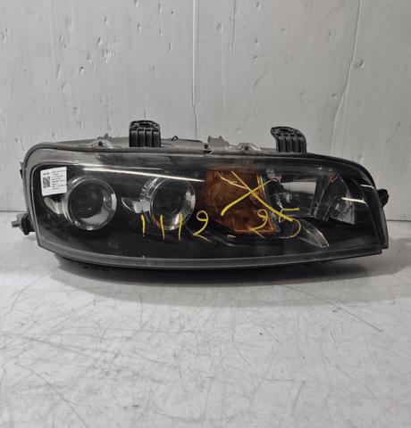 FIAT 46522719 Faro derecho  comprar en Ponferrada