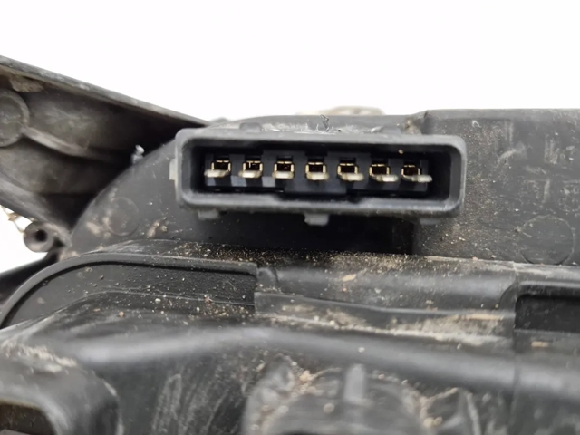 46522724 Faro derecho  en stock Granada