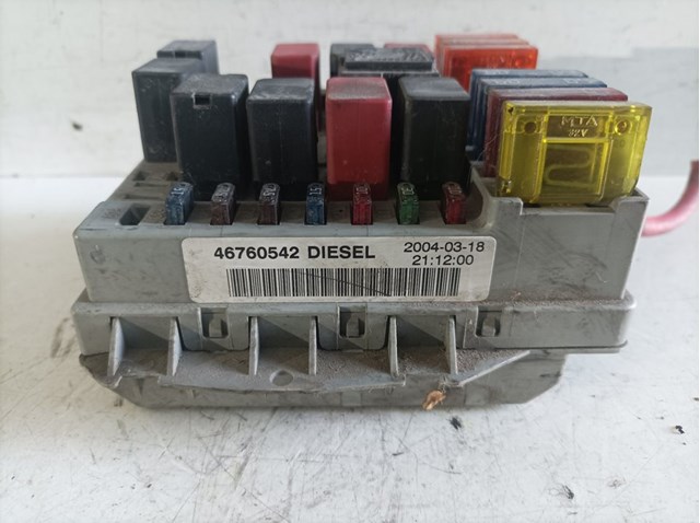 FIAT 46760542 Caja de fusibles  en stock Terrassa