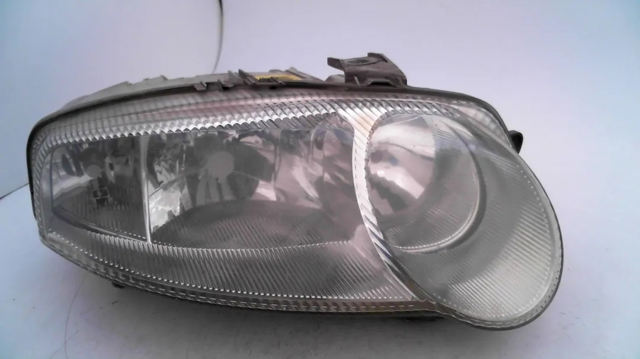 FIAT 46826194 Faro derecho  disponible Lugo