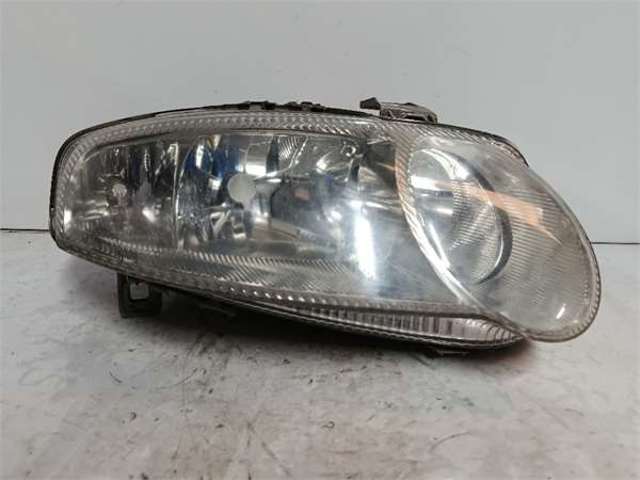 468261940 FIAT Faro derecho  disponible Vigo