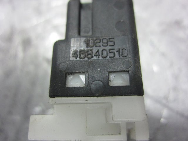 46840510 Interruptor de luz de freno comprar Almería