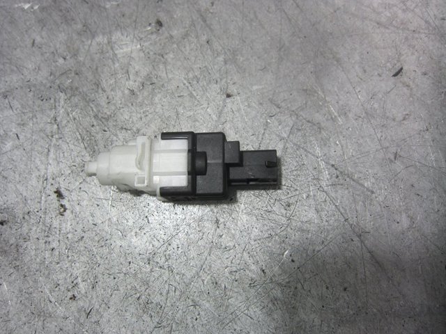 46840510 Interruptor de luz de freno  disponible Utrera