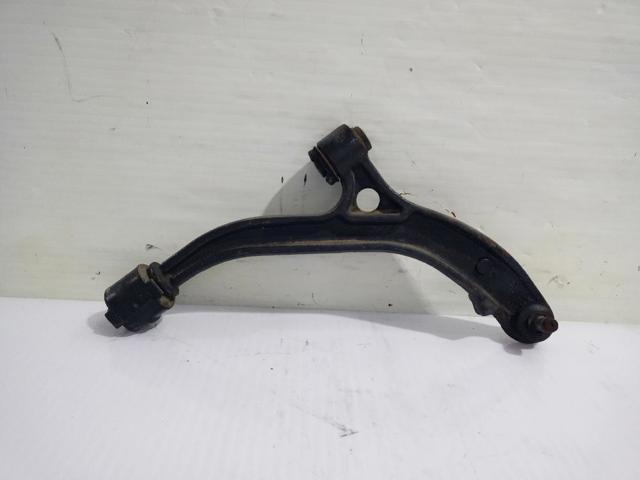 Brazo inferior derecho de la suspensión delantera 4694760AC CHRYSLER
