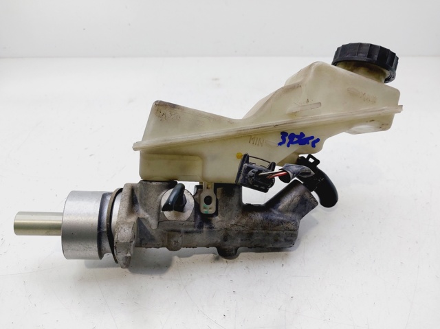 4720105092 TOYOTA Cilindro maestro de frenos  en stock Huelva
