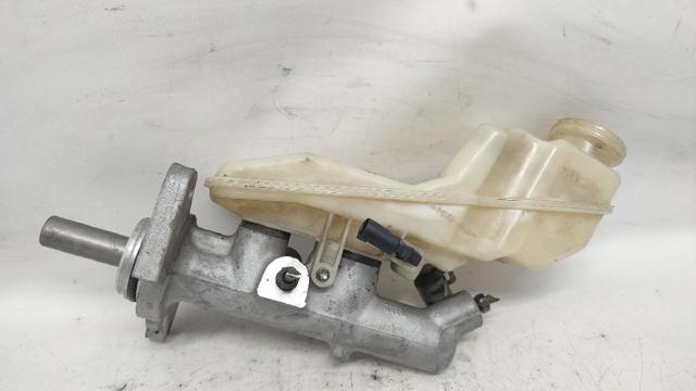 Cilindro principal de freno Toyota Corolla E12