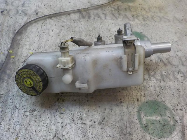 Cilindro principal de frenos 4720109510 TOYOTA