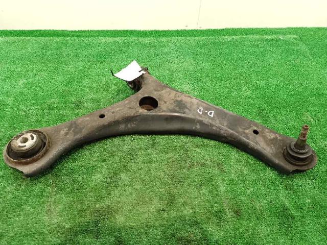 Brazo inferior derecho de la suspensión delantera 4721484AD CHRYSLER