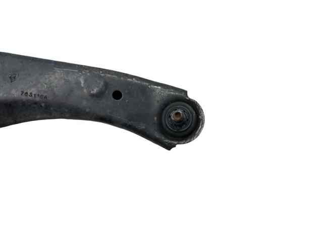Brazo inferior derecho de la suspensión delantera 4766910AG CHRYSLER