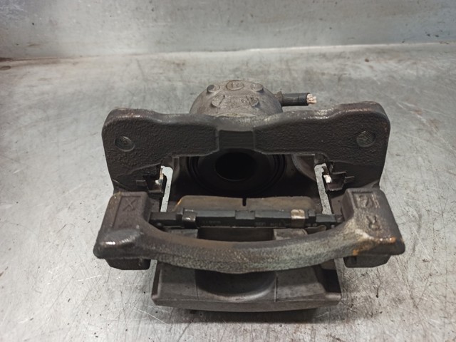 TOYOTA 4773047060 Pinza de freno delantera derecha  en stock Terrassa
