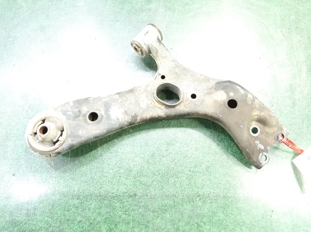 TOYOTA 4806802130 Brazo inferior derecho de la suspensión delantera  comprar en Ponferrada
