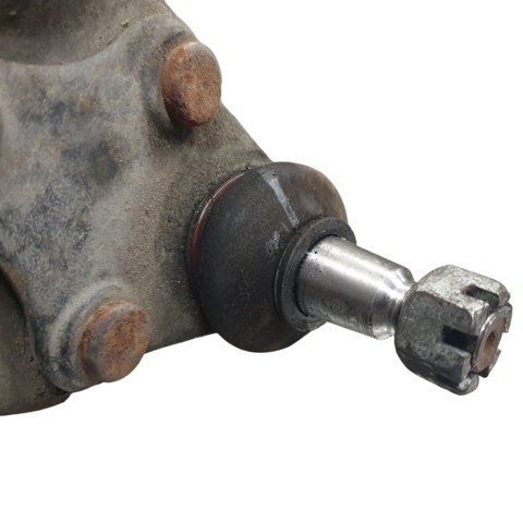 4806802130 Brazo inferior derecho de la suspensión delantera  en stock Granada