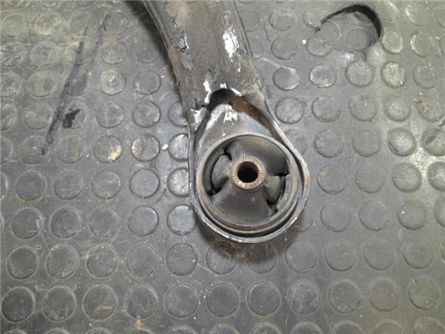 4806805070 Brazo inferior derecho de la suspensión delantera comprar Girona