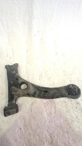 4806805070 TOYOTA Brazo inferior derecho de la suspensión delantera  en stock Gandía