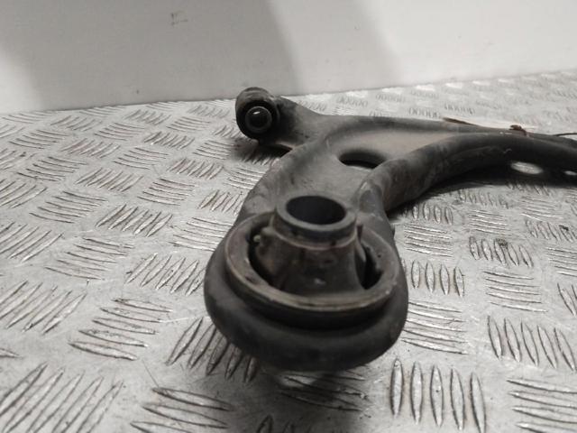 TOYOTA 4806809041 Brazo inferior derecho de la suspensión delantera  en stock Salamanca