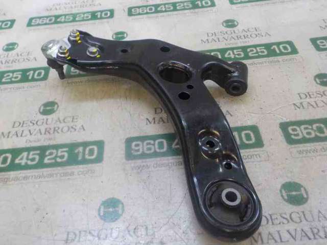 Brazo inferior derecho de la suspensión delantera 4806812300 TOYOTA