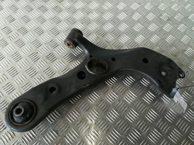 TOYOTA 4806842050 Brazo inferior derecho de la suspensión delantera comprar Tarragona