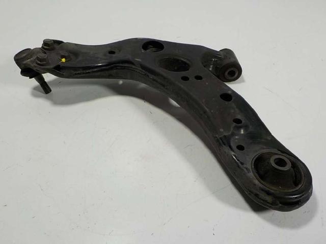 4806847050 Brazo inferior derecho de la suspensión delantera  en stock Sabadell