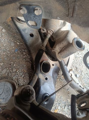 TOYOTA 4806847050 Brazo inferior derecho de la suspensión delantera  en stock Terrassa