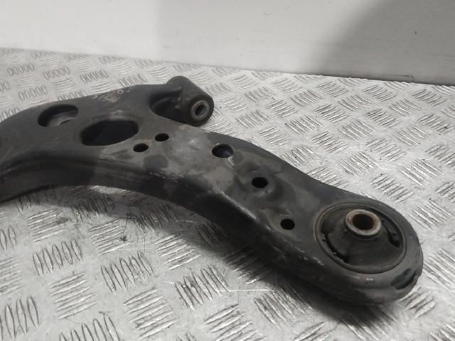4806847050 TOYOTA Brazo inferior derecho de la suspensión delantera comprar Alcalá