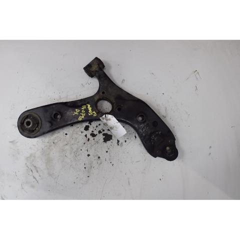 TOYOTA 4806847050 Brazo inferior derecho de la suspensión delantera  en stock Terrassa