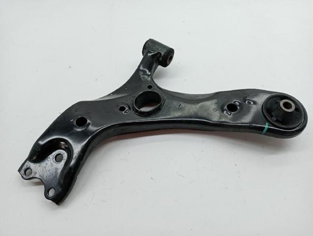 4806902130 TOYOTA Brazo inferior izquierdo de la suspensión delantera  en stock Huelva