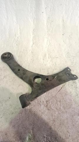 4806905070 TOYOTA Brazo inferior izquierdo de la suspensión delantera  en stock Córdoba