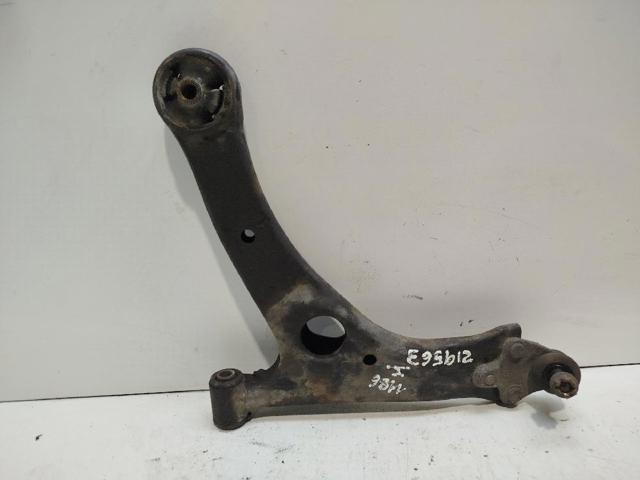 4806905070 TOYOTA Brazo inferior izquierdo de la suspensión delantera  en stock Córdoba